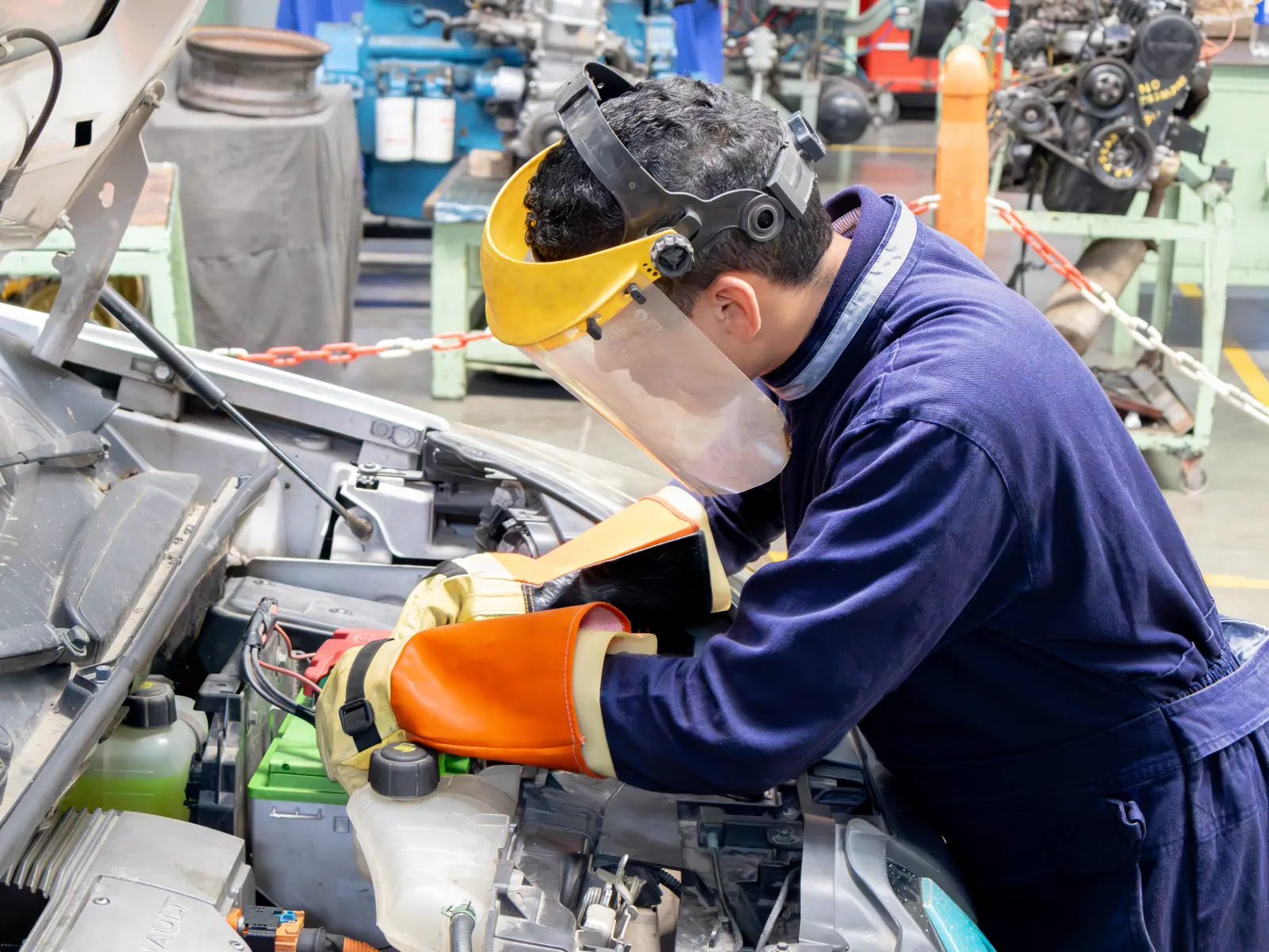 Mantenimiento de Sistemas de Propulsión Eléctrica e Híbrida Automotriz - foto 1